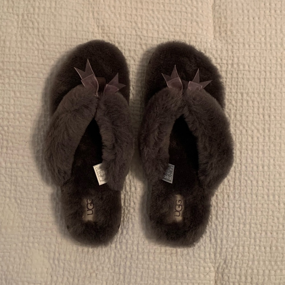UGG furry grey flip-flops